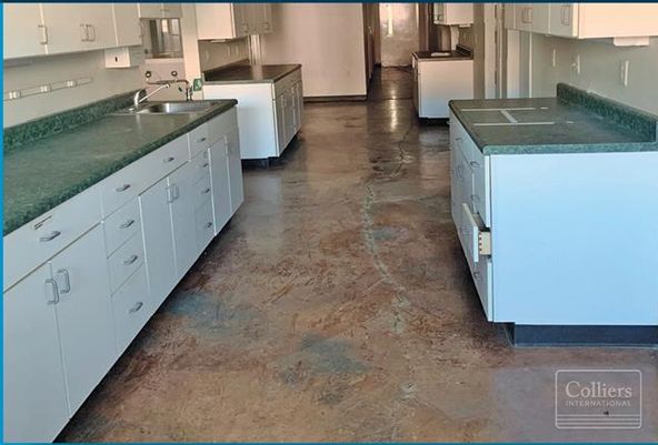 Former Veterinary Facility - 1850 Berryhill Rd.: 1850 Berryhill Rd, Cordova, TN 38016
